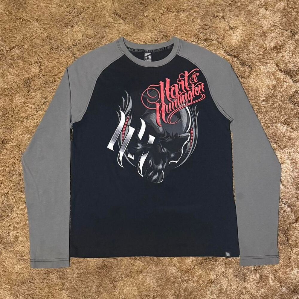 Vintage Y2K Hart and Huntington Long Sleeve Graphic T-Shirt Tee Medium